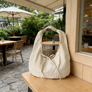 กระเป๋าโท้ทผ้าแคนวาสลายการ์ตูนโลโก้แบบกำหนดเอง ความจุเยอะ สำหรับผู้หญิง สไตล์ลำลอง คลาสสิก สายสะพายรูปพระจันทร์ เหมาะสำหรับการเดินทาง - Product Image 2