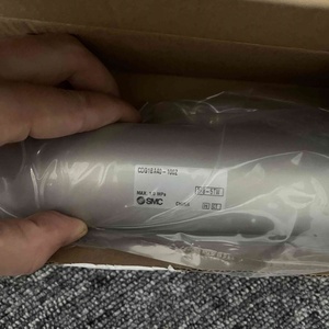 Cylindre pneumatique SMC 100% original CDG1LA32-350Z CDG1LN20-150Z-XC37 CDG1LN63-100Z à double action avec pied axial, garantie 1 an - Product Image 5