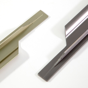 Tarik Tepi Bentuk F dengan Pegangan Memanjang Picaporte Kenop dan Kenop Dapur Kabinet Aluminium Tarik Jari Logam Tersembunyi - Product Image 5