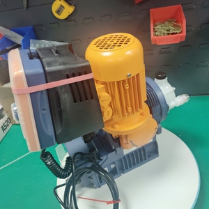 ปั๊มสูบจ่ายสารเคมีแบบโซลินอยด์ไดรฟ์ รุ่น S1CBH07065 สำหรับผง ปั๊มทนสารเคมี รุ่น S1CBH07065 - Product Image 3