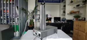 Innovadora venta Flash barato pequeño precio óptico portátil 50W 30W 110*110mm máquina de marcado láser de fibra para Metal - Product Image 3