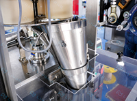 Petite machine d'emballage automatique de sachets, machine de remplissage de sachets liquides, machine de remplissage de sachets de sauce et de miel 10g 20g