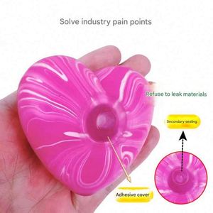 Juguete Antiestrés de Maltosa con Forma de Corazón Marmoleado, Blandito y de Rebote Lento, Marca Needoh, Venta al Por Mayor - Product Image 3