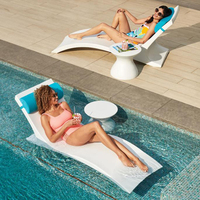 Chaise longue de piscine imperméable en résine pour bord de piscine, patio, terrasse et plage