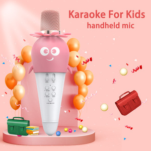 Microphone karaoké K5 avec haut-parleur intégré et lumière LED pour cadeaux d'anniversaire ou présentations scolaires - Product Image 3