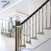 Piliers et colonnes décoratifs modernes de luxe pour villa européenne en aluminium et laiton, avec motifs sculptés, finition or K, 950 mm