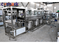 Ligne de production de remplissage d'eau de 5 gallons 150BPH-2000BPH, machine de lavage, remplissage et bouchage de barils pour usine d'eau potable en bouteille
