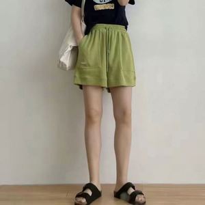 Shorts de sport pour femmes en satin écologique respirant à taille élastique, coupe ample, pour l'entraînement, la course et la gym - Product Image 3