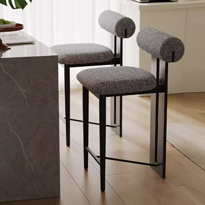Tabouret de bar ergonomique moderne en bois massif avec dossier cylindrique, siège rembourré, structure robuste et repose-pieds <span class=keywords><strong>pour</strong></span> bar à domicile, salle à manger, îlot de <span class=keywords><strong>cuisine</strong></span> - Product Image 1