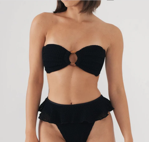 Maillots <span class=keywords><strong>de</strong></span> <span class=keywords><strong>bain</strong></span> OEM personnalisés, durables, noirs texturés, bandeau avec anneau, dos à nouer, <span class=keywords><strong>volant</strong></span>, taille haute, maillots <span class=keywords><strong>de</strong></span> <span class=keywords><strong>bain</strong></span> <span class=keywords><strong>de</strong></span> haute qualité - Product Image 1