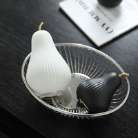 Sculpture de poire en céramique minimaliste nordique, ornement de poire rayé blanc, décoration de centre de table pour mariage et maison