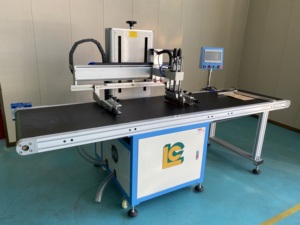 Machine d'impression sérigraphique pour emballages cadeaux, cartons en papier, boîtes en PVC, couvertures en cuir, caisses en bois - Product Image 5
