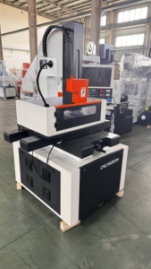 Machine de perçage CNC DD703, machine à perçage de trous de serrure haute vitesse, vitesse de perçage 30-60 mm/min, état neuf, moteur PLC intégré - Product Image 5