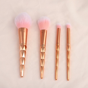 Nouveau Pinceau à Paupières Portable 4 pièces Rose Gold Ensemble de <span class=keywords><strong>Pinceaux</strong></span> de Maquillage avec Mini Trousse de Maquillage Soins de Beauté pour Femmes Cadeau - Product Image 3