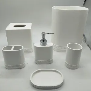 Stile elegante di colore bianco puro uso del bagno decorazione lozione dispenser set di accessori