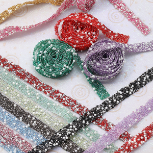 Nouveau design 2026 – Ruban de chaîne multicolore en verre, fausse perle et strass, à coller ou à coudre, pour sacs, voitures et masques – Vente en gros - Product Image 1