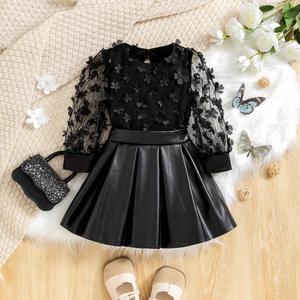 Vente en gros dans la boutique Ensemble de vêtements pour petites filles Chemise à manches fleuries en dentelle à volants <span class=keywords><strong>Jupe</strong></span> en <span class=keywords><strong>cuir</strong></span> PU uni Ensemble deux pièces - Product Image 2