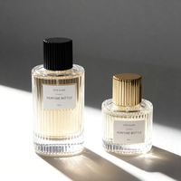 Bouteille de parfum en verre transparent de 50ml 100ml Vaporisateur de parfum carré à rayures verticales Boîte LOGO personnalisable