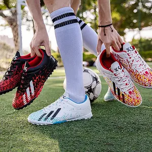 ממוסמר גבוהה למעלה Creative תחרה פחות להחליק על קל משקל לנשימה Sole Spikes כדורגל מגפי נעלי כדורגל גברים Chaussures