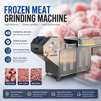 Machine à déchiqueter la viande congelée, pour la transformation des morceaux de bœuf, la déchiquetage des blocs de viande crue congelée, pour le traitement des matières premières alimentaires.