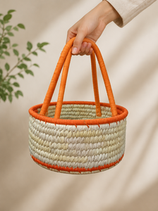 Panier en herbe tressé à la main avec garniture et poignée festives (Beige et orange) – Panier de rangement élégant et écologique en herbe - Product Image 3
