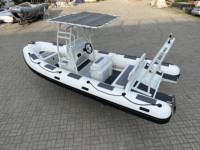 Bateau de pêche gonflable 580 de coque en aluminium de luxe de 19 pieds avec T Top haute Performance pour l'aviron en plein air de lac