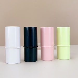 Stick déodorant écologique rechargeable Sure Natural, emballage en tube avec flacon remplaçable - Product Image 3