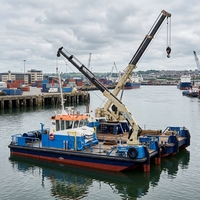 Grue à lanterne légère Yuntian 2 tonnes SWL avec treuil électrique 360° °   Grue à flèche pivotante fabriquée en Chine pour quai/pont maritime