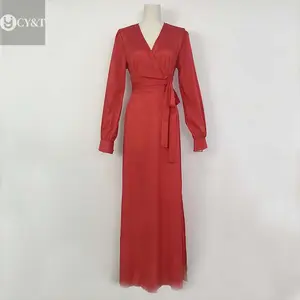 ผู้ผลิตเสื้อผ้าสตรีเสื้อผ้าฤดูใบไม้ผลิ2021ผู้หญิงเสื้อผ้าสีแดงโบฮีเมียนคอวีชุดที่มี Slits และบางสีทึบยาว