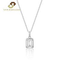 Collar con Colgante Minimalista de Plata de Ley 925 con Zafiro Blanco Corte Esmeralda y Diamante Transparente Brillante para Mujer