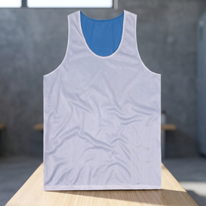 Maillots de basket personnalisés pour garçons, respirants, blancs et bleus, pour l'entraînement, 100% polyester, antibactériens, séchage rapide, col rond - Product Image 3