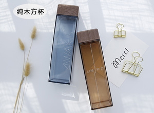 Bouteille d'eau carrée esthétique en gros, plate et fine, portable, sans BPA, en plastique, avec couvercle imitation bois, pour l'école - Product Image 4