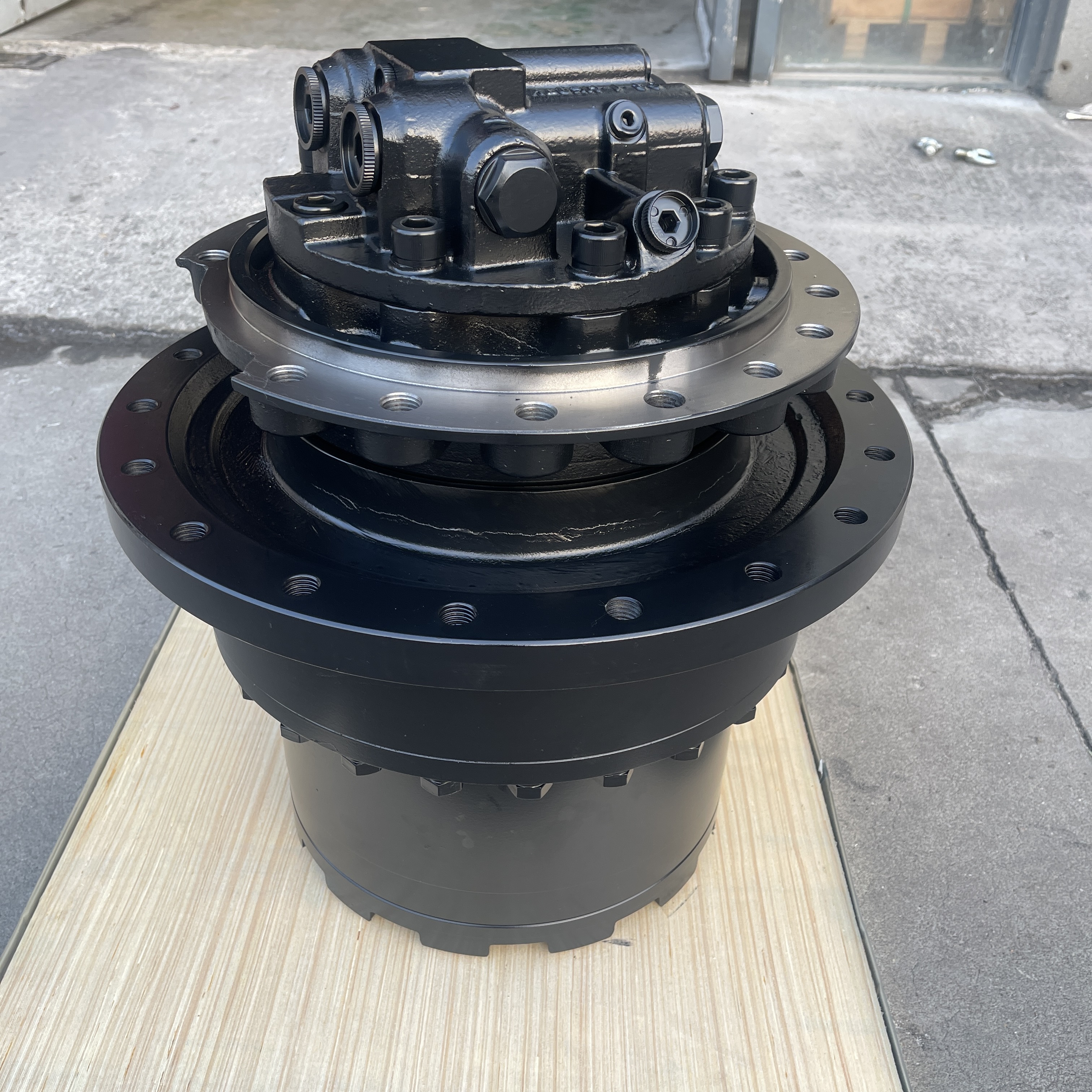 Shop High-Quality Excavator Final Drives & Travel Gearboxes