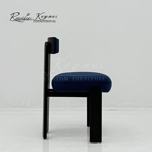 Silla de Diseño Geométrico Moderno Personalizada de Keynes Advanced Factory, Tapizada en Terciopelo Azul con Estructura de Madera Negra - Product Image 2