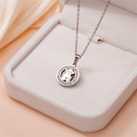 Pendentif géométrique en acier inoxydable de vente chaude avec la conception de luxe de lumière de diamant collier de chaîne de serrure en acier au titane d'ours