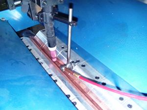 The Modèle 826 Gmaw Portique Automatisé de Type Ultrasonore Longitudinale Rouleau Soudeur de Couture <span class=keywords><strong>Machine</strong></span> À Coudre - Product Image 5