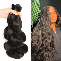 Cheveux humains vierges bruts en gros pour tressage, extensions de cheveux russes Remy non traités avec cuticules alignées, fournisseur d'usine