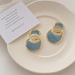 Pendientes de Perlas con Diseño Geométrico de Doble Arco y Gota de Aceite Azul para Otoño e Invierno, de Aleación de Zinc Esmaltada, para Mujer, Ideales para Fiestas - Product Image 5