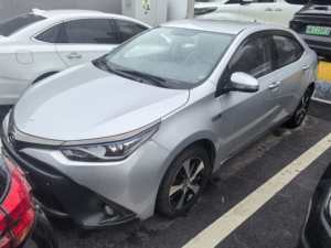 Para <span class=keywords><strong>Corolla</strong></span> LE <span class=keywords><strong>2020</strong></span> Híbrido E+ Sedán con Transmisión Automática, Techo Solar Panorámico y Asientos de Cuero - Product Image 2