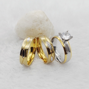 Joyería de diseñador original hecha a mano 3 uds. Anillo de compromiso de <span class=keywords><strong>boda</strong></span> <span class=keywords><strong>para</strong></span> él y <span class=keywords><strong>para</strong></span> ella, anillos de circonita cúbica de titanio dorado <span class=keywords><strong>para</strong></span> parejas - Product Image 1