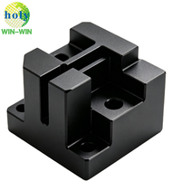 Composant en aluminium usiné sur mesure par CNC, usinage par étincelage électroélectrique, boîtier à cavité interne en étoile, finition anodisée sablée noire