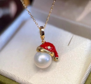 จี้เงินแท้ 925 สำหรับขายส่ง ของขวัญคริสต์มาส ประดับด้วยไข่มุกน้ำจืดทรงกลมธรรมชาติ ดีไซน์หมวกซานต้า สำหรับเทศกาล - Product Image 2