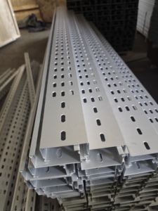 Bandejas para Cables Metálicas Galvanizadas en Caliente, Resistentes al Fuego, Ventiladas/Perforadas, con Capacidad de Carga de 220.46-661.39 lb para la Instalación de Cables - Product Image 3