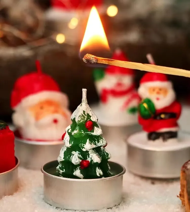 Regalo di natale personalizzato all'ingrosso piccolo Mini soia albero di babbo natale pigna casa forma di pupazzo di neve a buon mercato fare Set di candele profumate