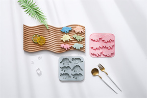 Moldes de Silicona para Pastel con Diseño de Dinosaurios, Reutilizables, de Grado Alimenticio, Lindos Moldes Magnéticos de Silicona para Chocolate, Dulces y Hielo - Product Image 2