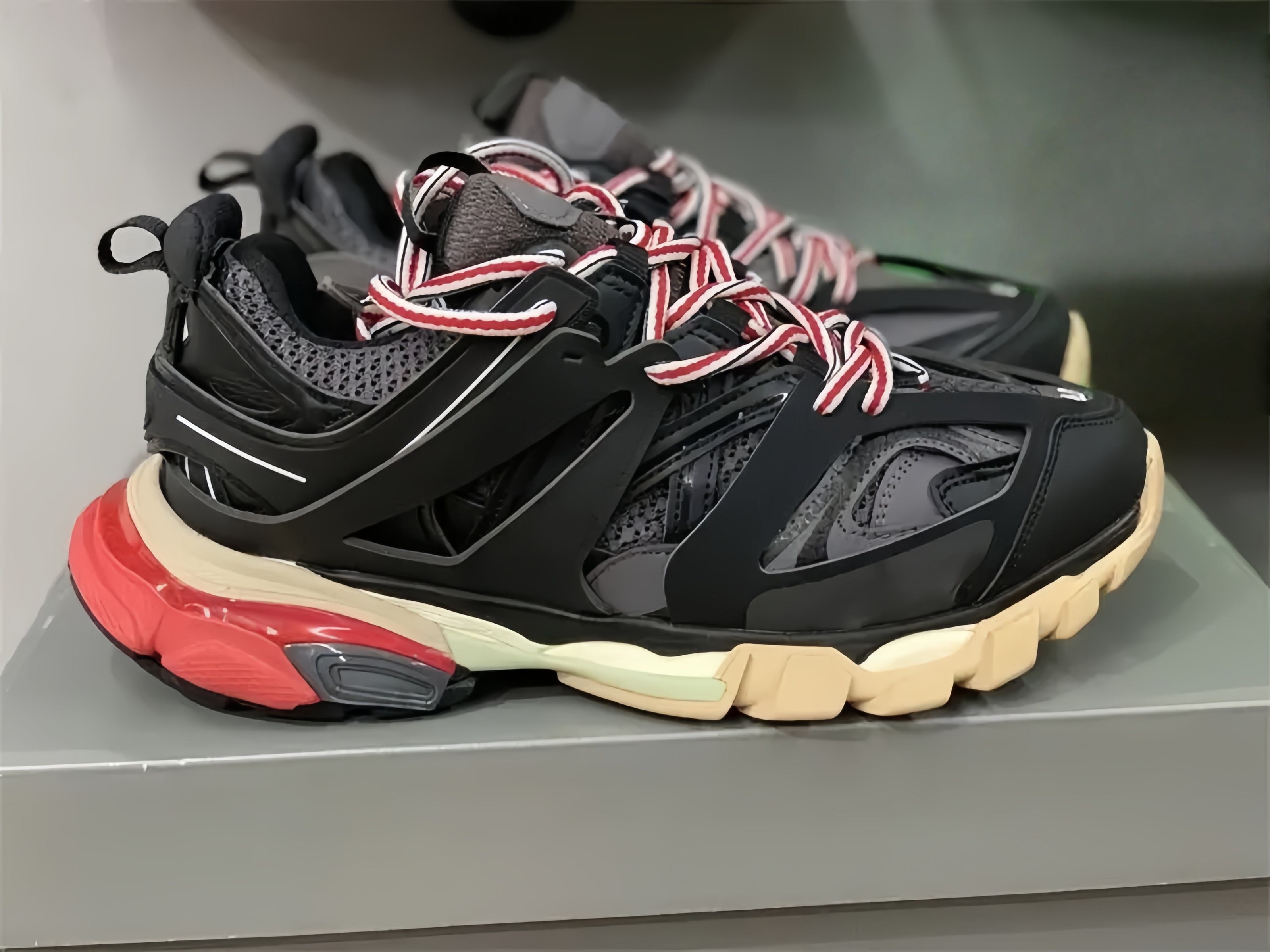 สีดำและสีแดง