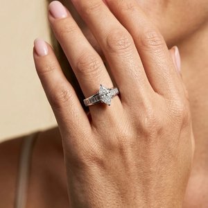 Bague élégante en moissanite pour femme, argent sterling 925, bijoux de luxe hip-hop, design scintillant, cadeau tendance - Product Image 2