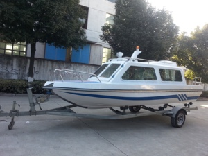 เรือตกปลาไฟเบอร์กลาส Greatrides 600 แบบมีหลังคาคลุมเต็มลำ รุ่นหรูหรา สำหรับลาดตระเวนทางทะเล ความเร็วสูง พร้อมตัวถัง FRP 8 ที่นั่ง ความเร็ว 50 กม./ชม. - Product Image 3