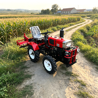 Mini tractor agrícola de alta calidad con motor diésel e implementos para pequeñas explotaciones agrícolas.