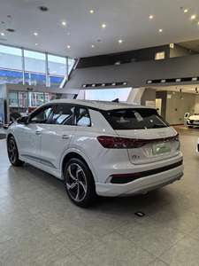 <span class=keywords><strong>Audi</strong></span> <span class=keywords><strong>Q4</strong></span> e-tron 2024 2025 Prestige quattro SUV, cambio automatico a velocità singola, guida a sinistra/destra, auto usate LHD/RHD, vendita veicoli - Product Image 4